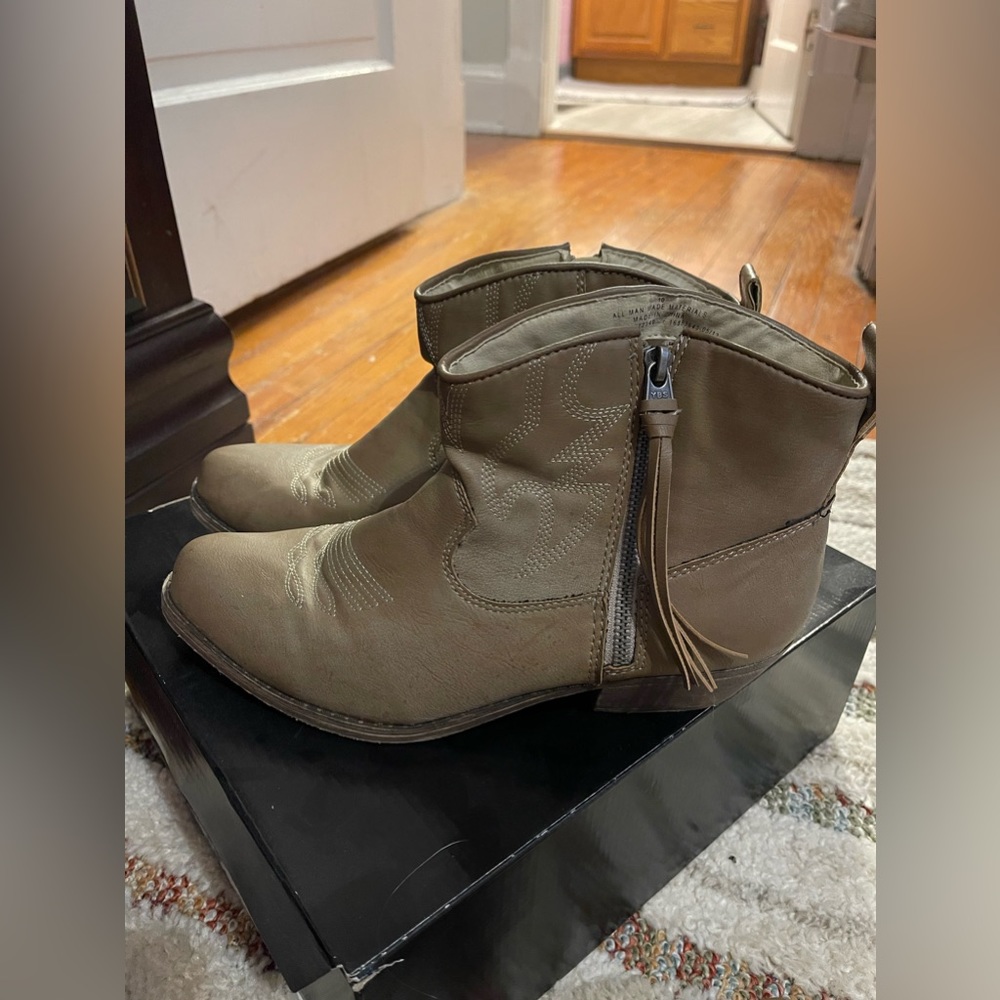 Ankle Cowboy Booties Size 10